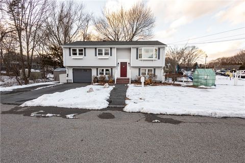 10 Judy Terrace, West Warwick, RI 02893 - #: 1379001