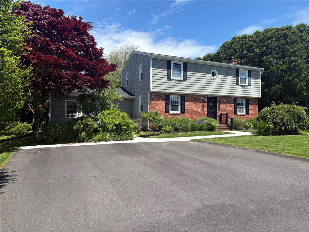 13 South Hillview Drive