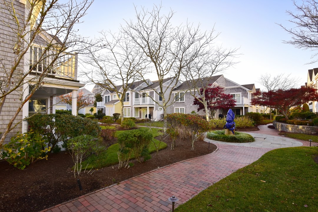 20 Narragansett Avenue 404