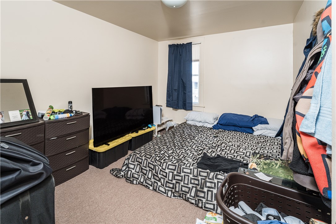 176 RAILROAD Street 180