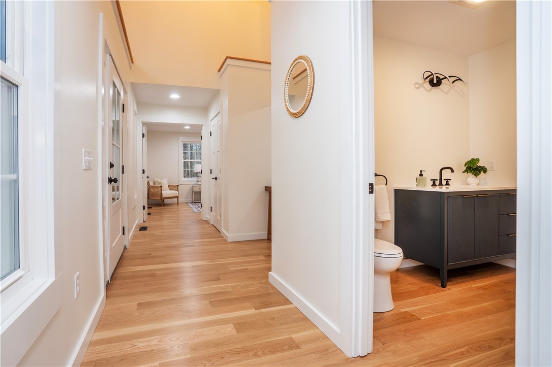 North Kingstown, Rhode Island 02874, United States, 4 Bedrooms Bedrooms, ,3 BathroomsBathrooms,Residential,Active,248804