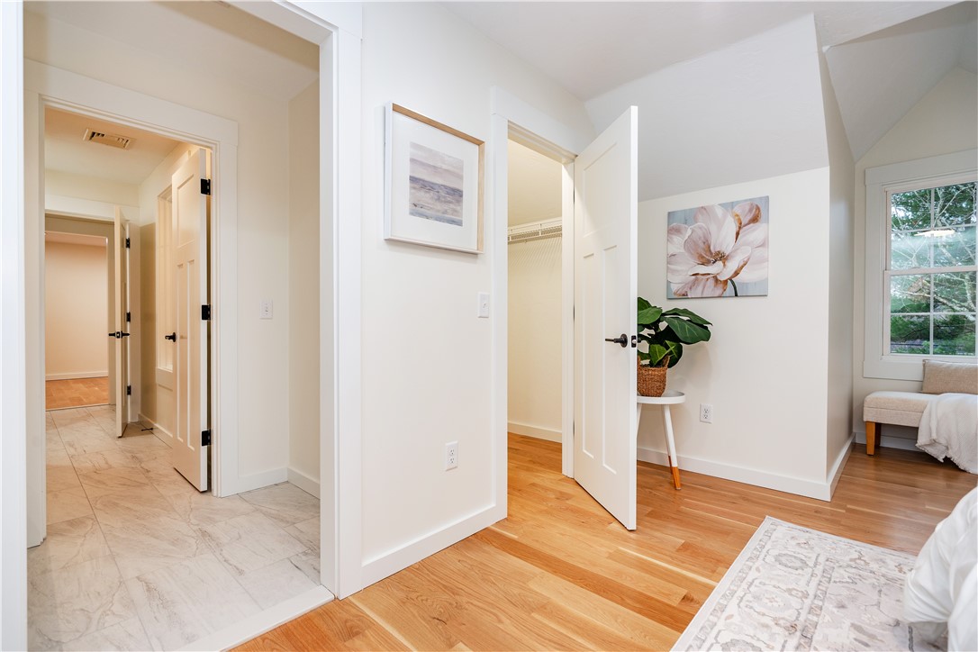 North Kingstown, Rhode Island 02874, United States, 4 Bedrooms Bedrooms, ,3 BathroomsBathrooms,Residential,Active,248804