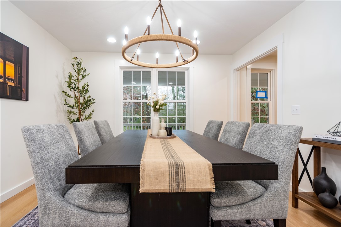 North Kingstown, Rhode Island 02874, United States, 4 Bedrooms Bedrooms, ,3 BathroomsBathrooms,Residential,Active,248804