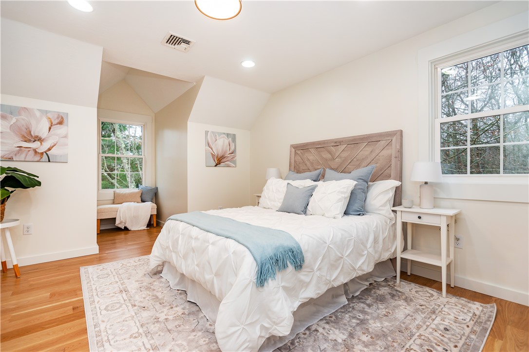 North Kingstown, Rhode Island 02874, United States, 4 Bedrooms Bedrooms, ,3 BathroomsBathrooms,Residential,Active,248804