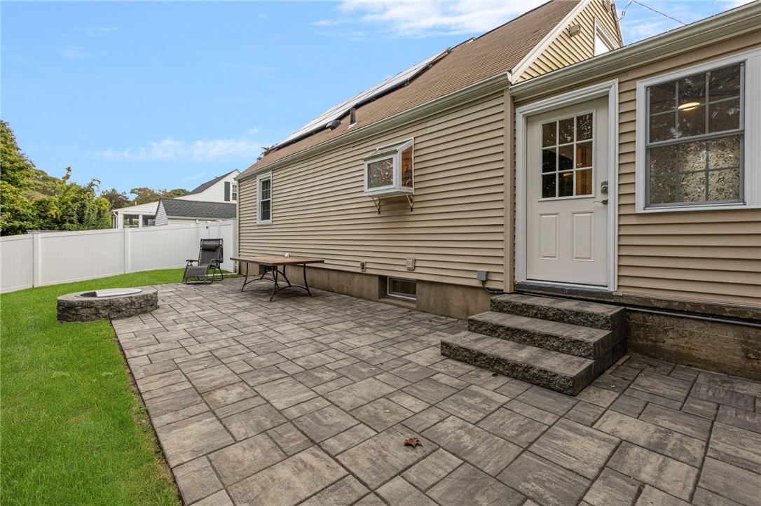 Cranston, Rhode Island 02920, United States, 3 Bedrooms Bedrooms, ,2 BathroomsBathrooms,Residential,Active,219266