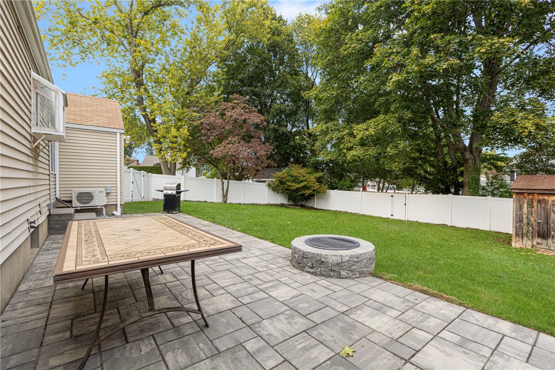 Cranston, Rhode Island 02920, United States, 3 Bedrooms Bedrooms, ,2 BathroomsBathrooms,Residential,Active,219266