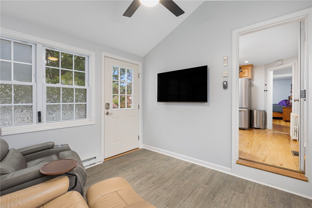 Cranston, Rhode Island 02920, United States, 3 Bedrooms Bedrooms, ,2 BathroomsBathrooms,Residential,Active,219266