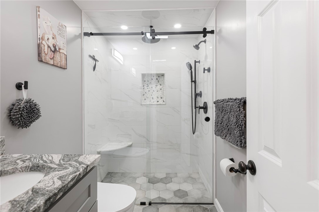 Cranston, Rhode Island 02920, United States, 3 Bedrooms Bedrooms, ,2 BathroomsBathrooms,Residential,Active,219266