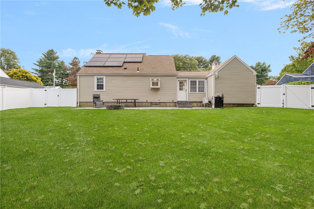 Cranston, Rhode Island 02920, United States, 3 Bedrooms Bedrooms, ,2 BathroomsBathrooms,Residential,Active,219266