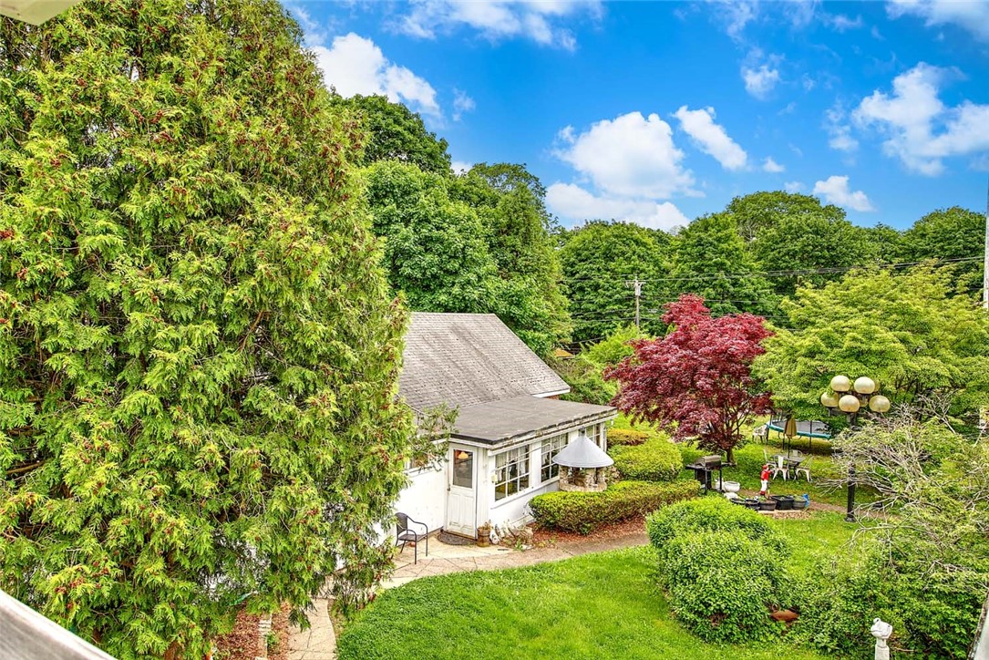 3 Waumsett Avenue