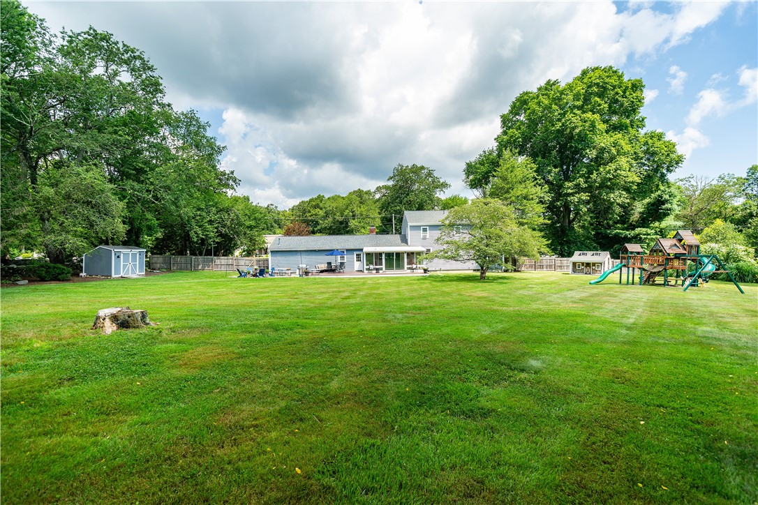 North Kingstown, Rhode Island 02852, United States, 4 Bedrooms Bedrooms, ,3 BathroomsBathrooms,Residential,Active,228195