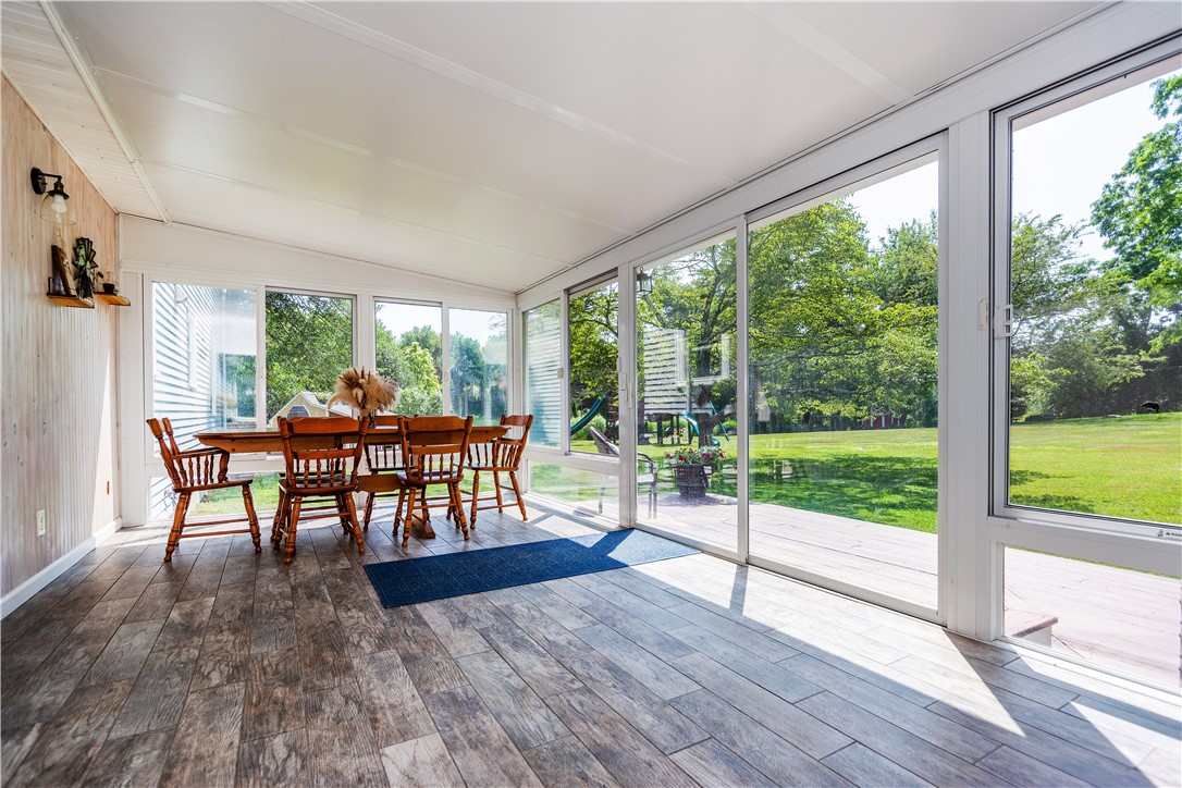 North Kingstown, Rhode Island 02852, United States, 4 Bedrooms Bedrooms, ,3 BathroomsBathrooms,Residential,Active,228195