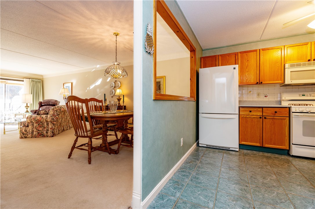 West Warwick, Rhode Island 02893, United States, 2 Bedrooms Bedrooms, ,2 BathroomsBathrooms,Residential,Active,257669