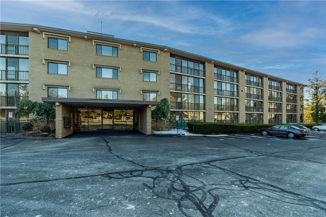 West Warwick, Rhode Island 02893, United States, 2 Bedrooms Bedrooms, ,2 BathroomsBathrooms,Residential,Active,257669