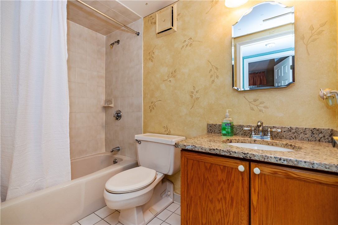 West Warwick, Rhode Island 02893, United States, 2 Bedrooms Bedrooms, ,2 BathroomsBathrooms,Residential,Active,257669