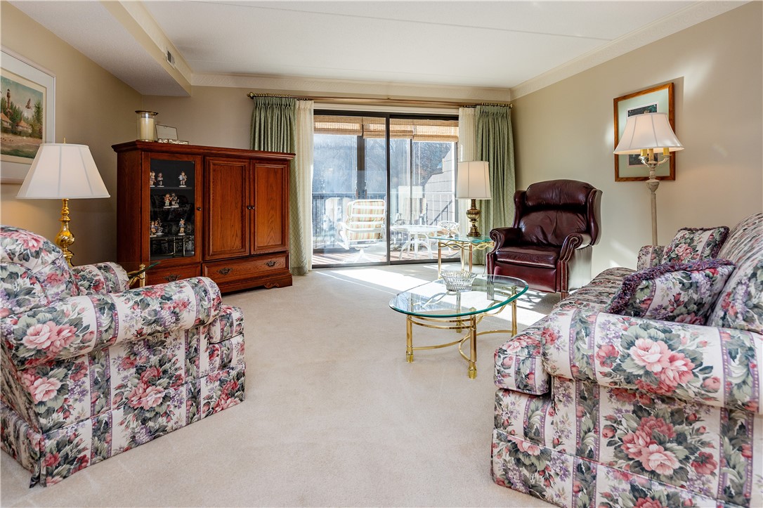 West Warwick, Rhode Island 02893, United States, 2 Bedrooms Bedrooms, ,2 BathroomsBathrooms,Residential,Active,257669