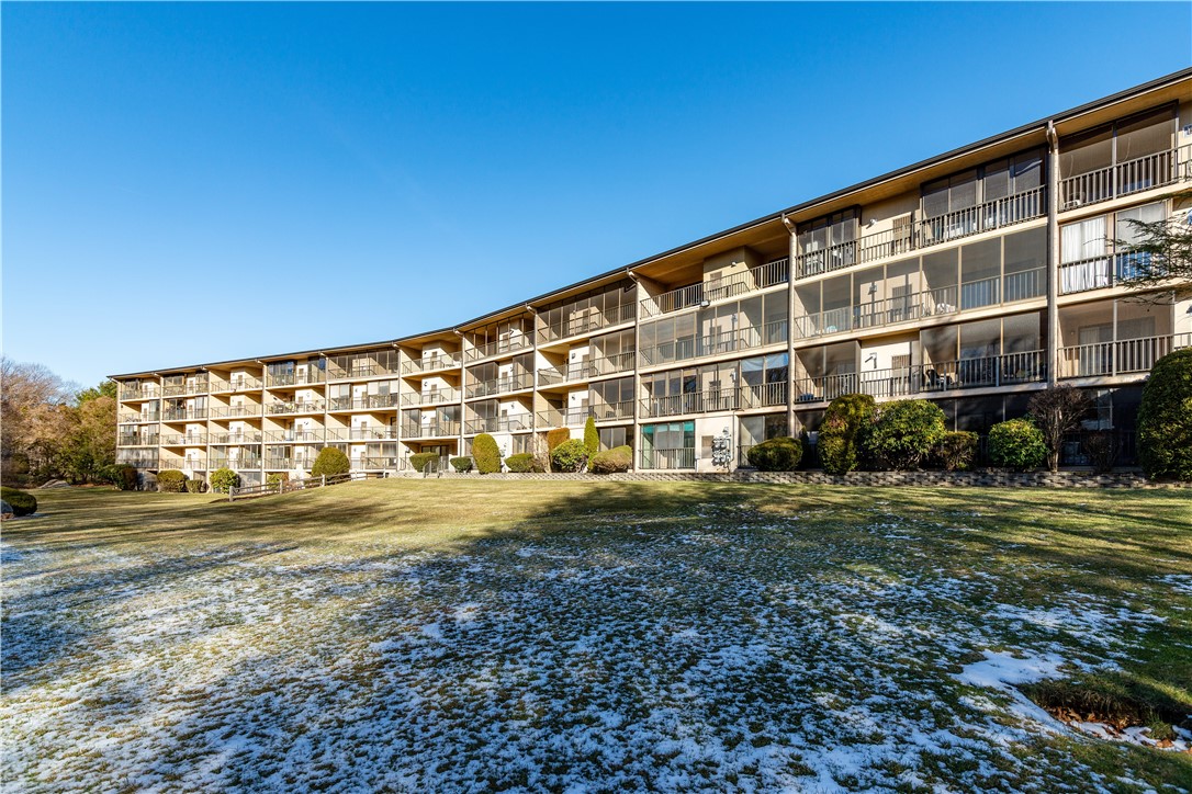 West Warwick, Rhode Island 02893, United States, 2 Bedrooms Bedrooms, ,2 BathroomsBathrooms,Residential,Active,257669