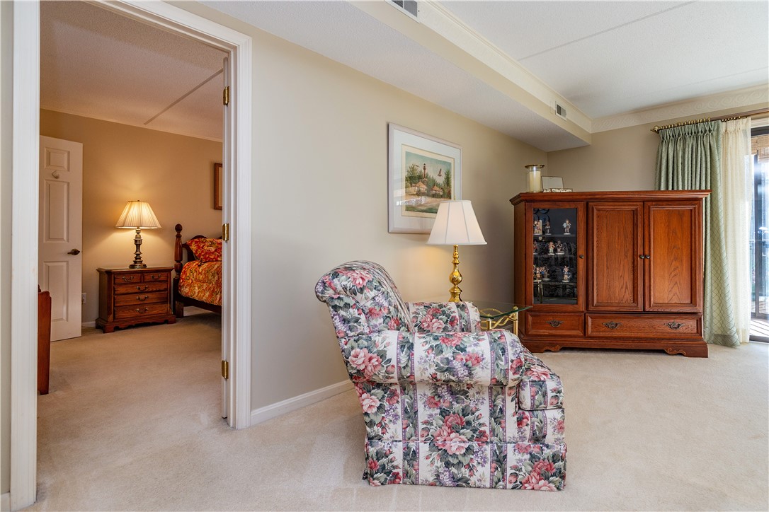 West Warwick, Rhode Island 02893, United States, 2 Bedrooms Bedrooms, ,2 BathroomsBathrooms,Residential,Active,257669