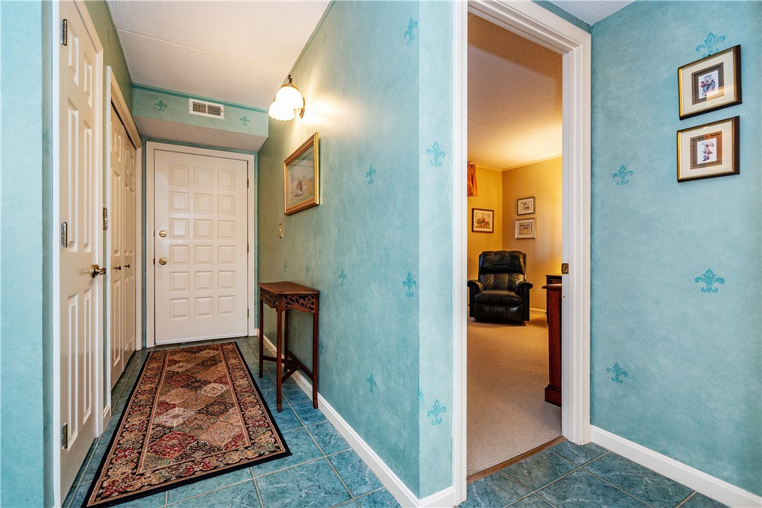 West Warwick, Rhode Island 02893, United States, 2 Bedrooms Bedrooms, ,2 BathroomsBathrooms,Residential,Active,257669