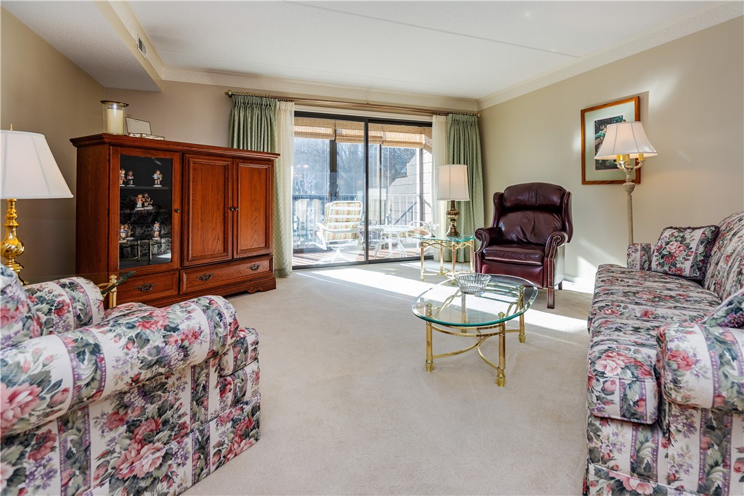 West Warwick, Rhode Island 02893, United States, 2 Bedrooms Bedrooms, ,2 BathroomsBathrooms,Residential,Active,257669