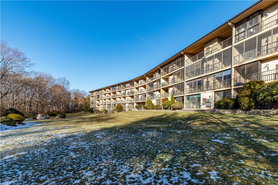 West Warwick, Rhode Island 02893, United States, 2 Bedrooms Bedrooms, ,2 BathroomsBathrooms,Residential,Active,257669