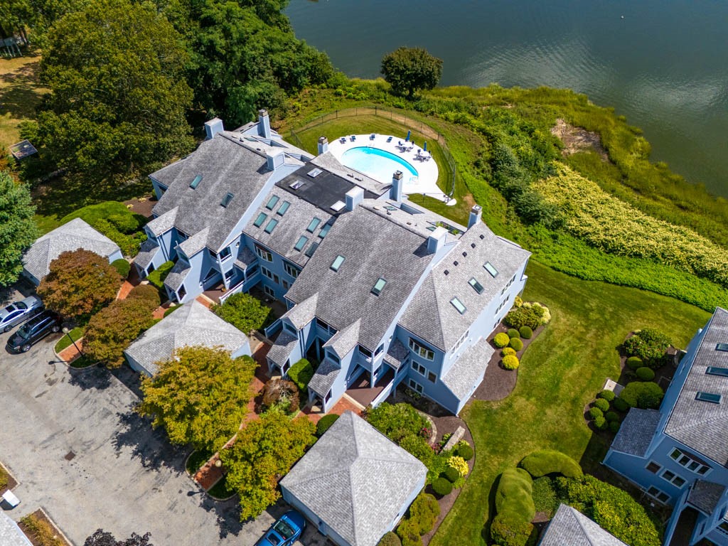 152 Crompton Avenue 12