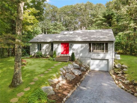 103 Rollingwood Drive North Kingstown RI 02852