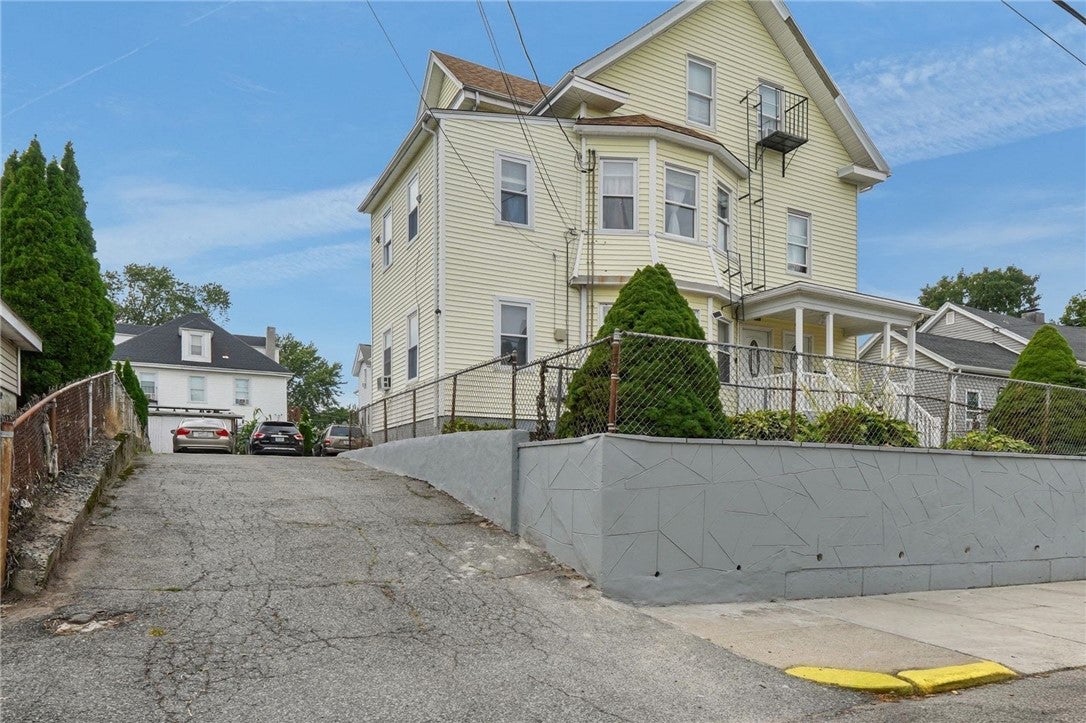 143 Garden Street