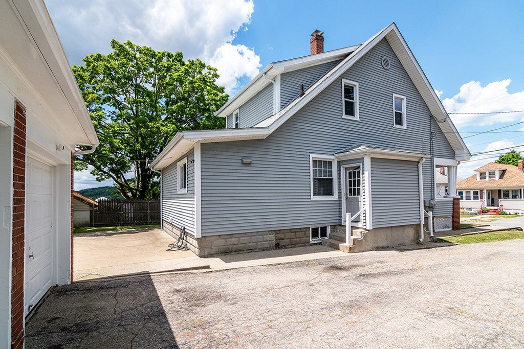255 Farmington Avenue 0