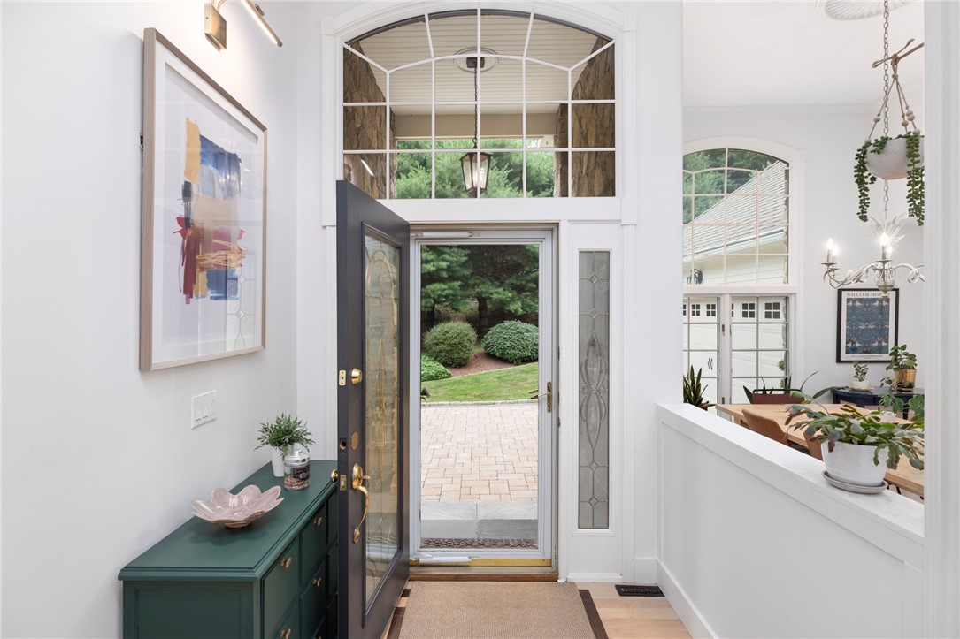 5 Woodbine Lane