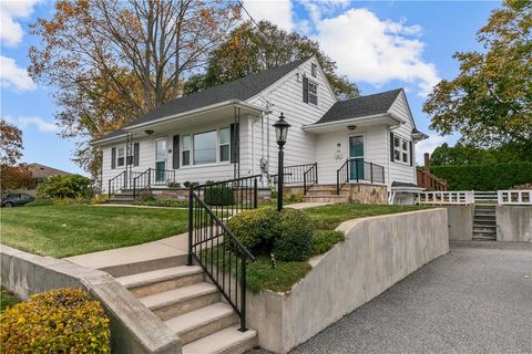 64 Kenyon Road Tiverton RI 02878