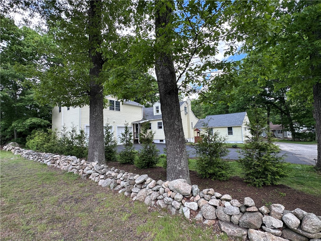 1381 Putnam Pike