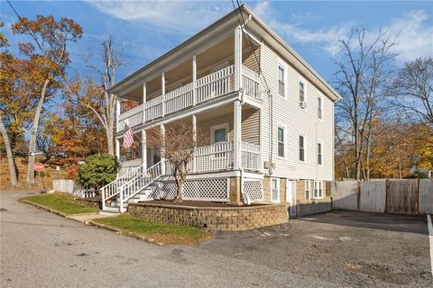 27 Ferncliff Avenue North Providence RI 02911