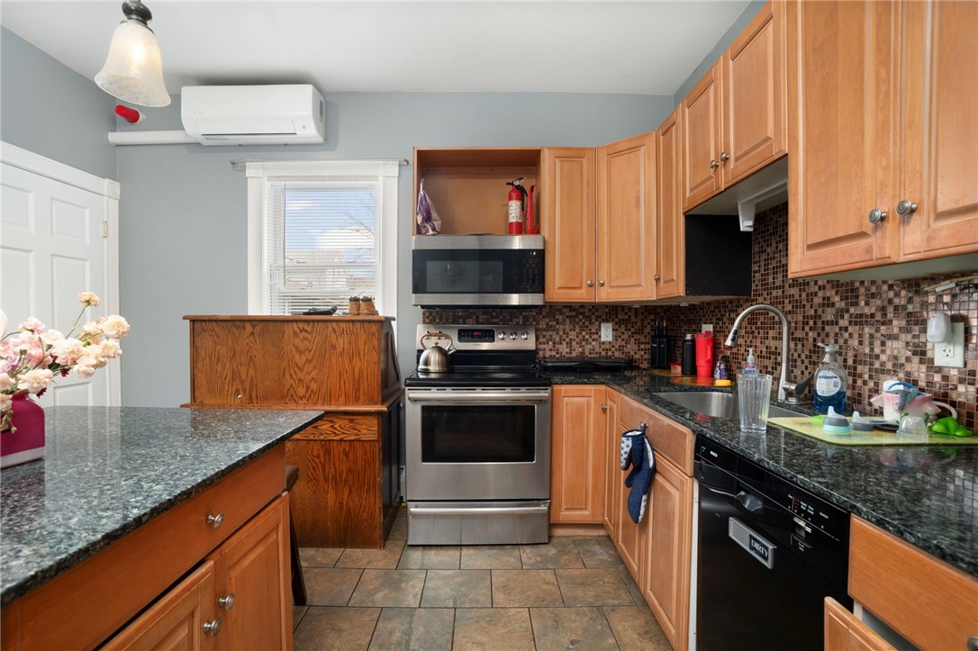 1040 Cranston Street