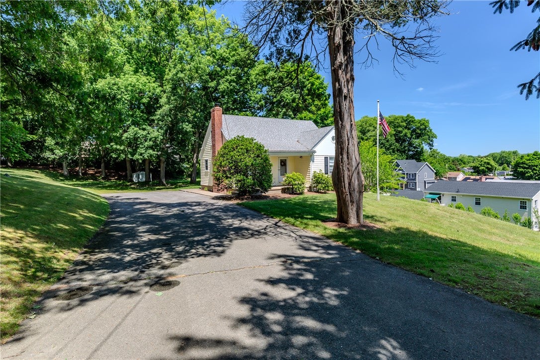 105 Borden Avenue