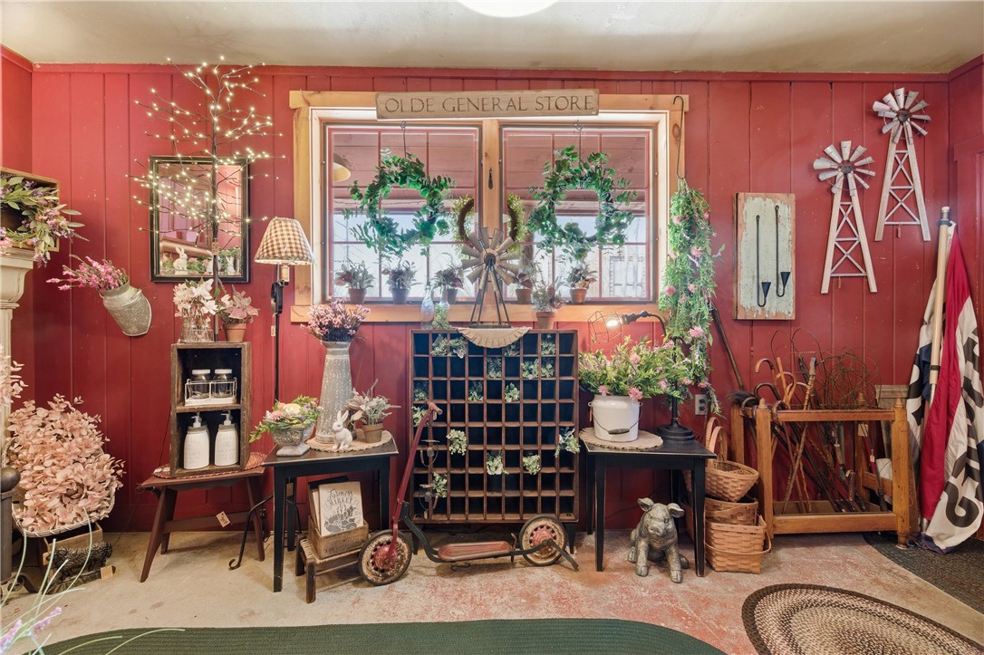 953 Victory Highway 955