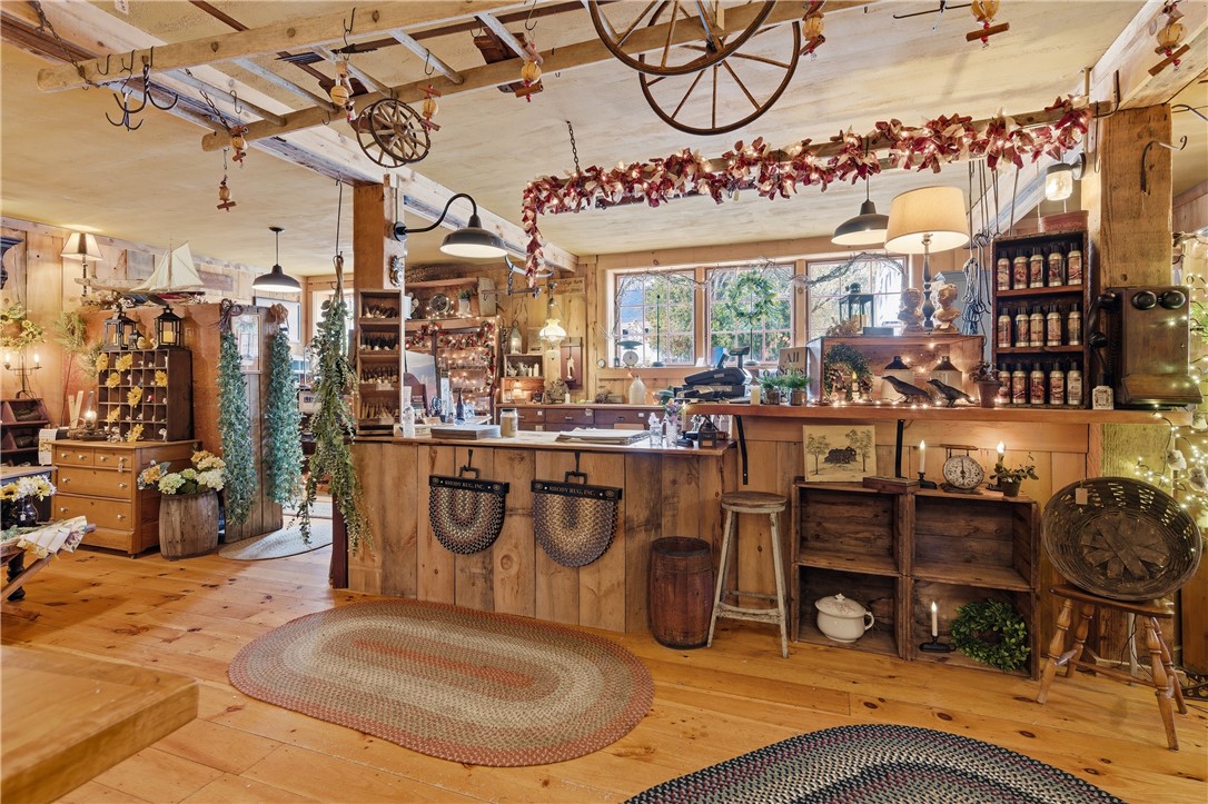 953 Victory Highway 955