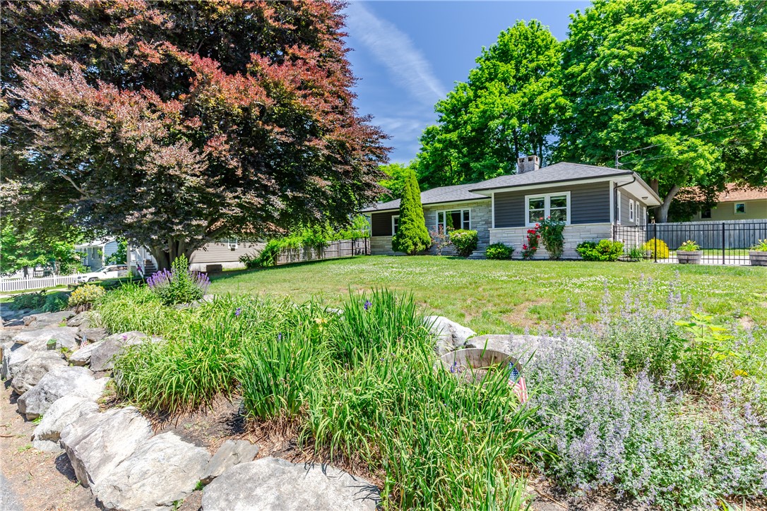 18 Hattie Avenue