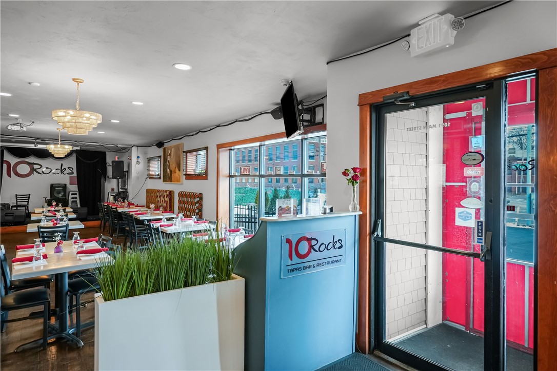 1091 Main Street