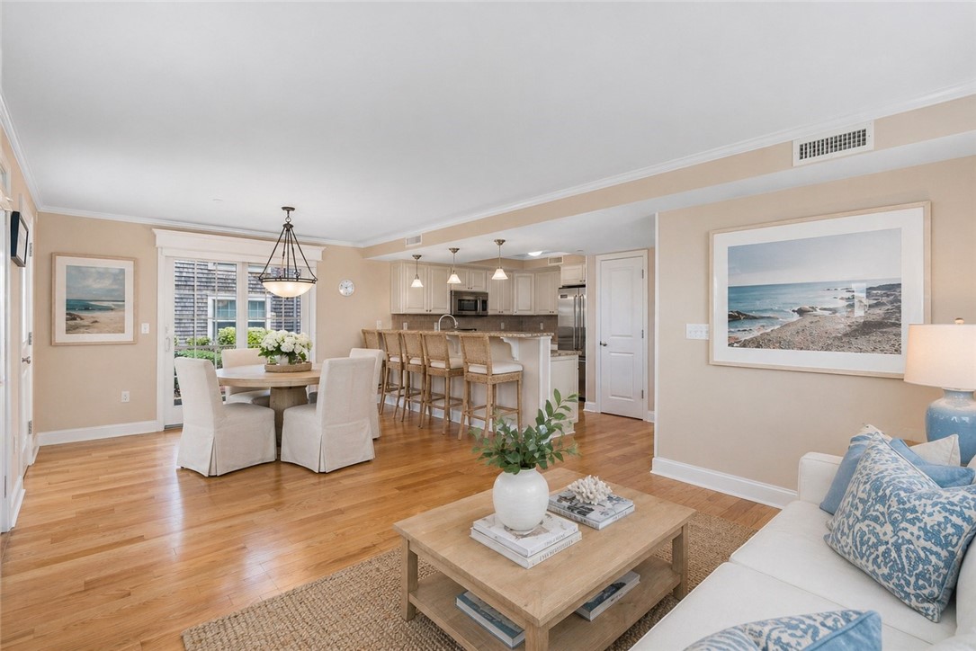 20 Narragansett Avenue 306