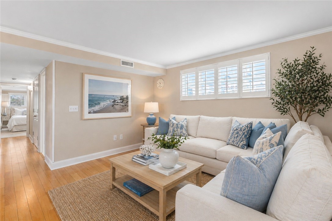 20 Narragansett Avenue 306