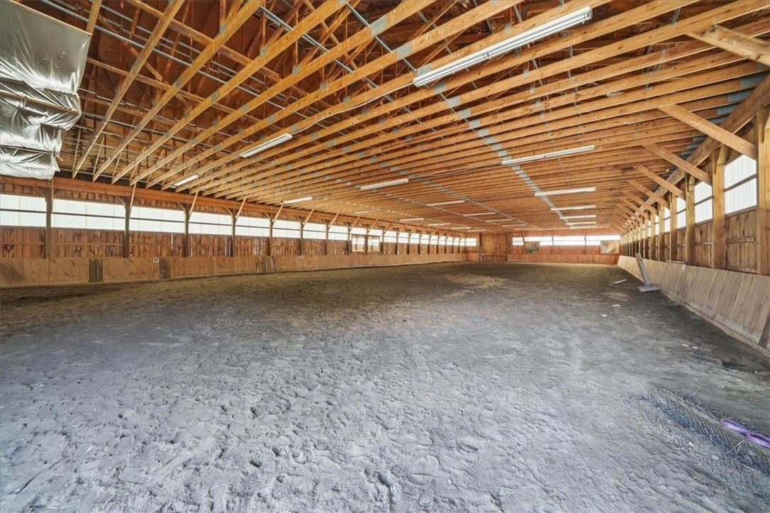 32 Equestrian Way