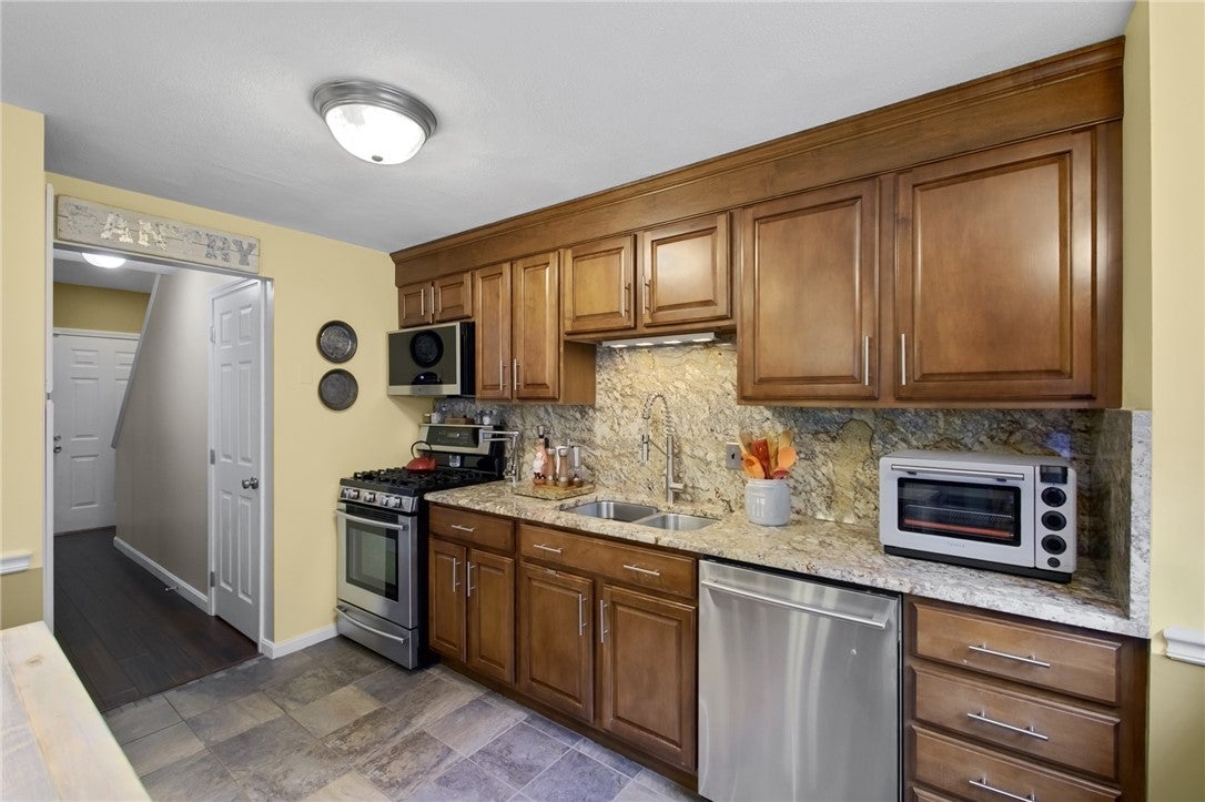 2304 Pinewood Drive