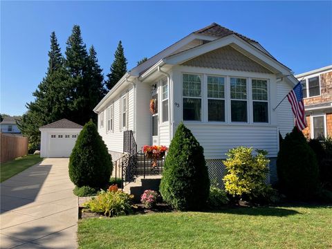 93 Crown Avenue East Providence RI 02915