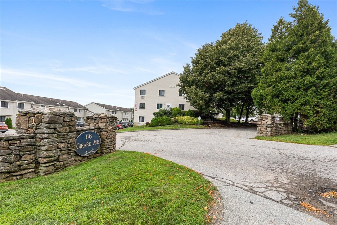 66 Girard Avenue 223