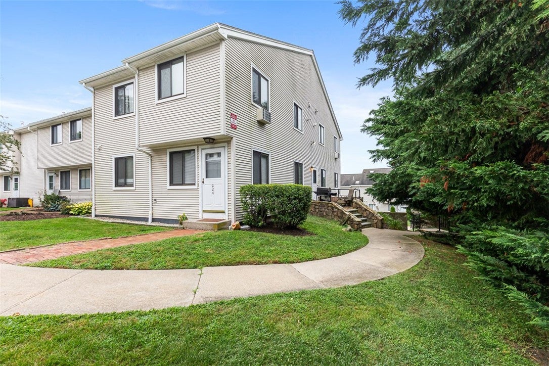 66 Girard Avenue 223