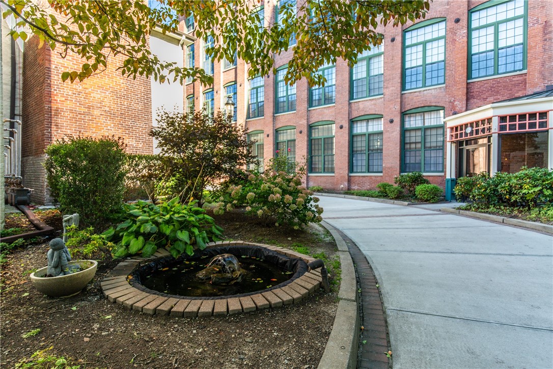 15 Higgins Street 201