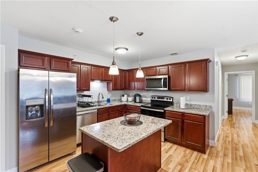 9 Gray Coach Lane 911