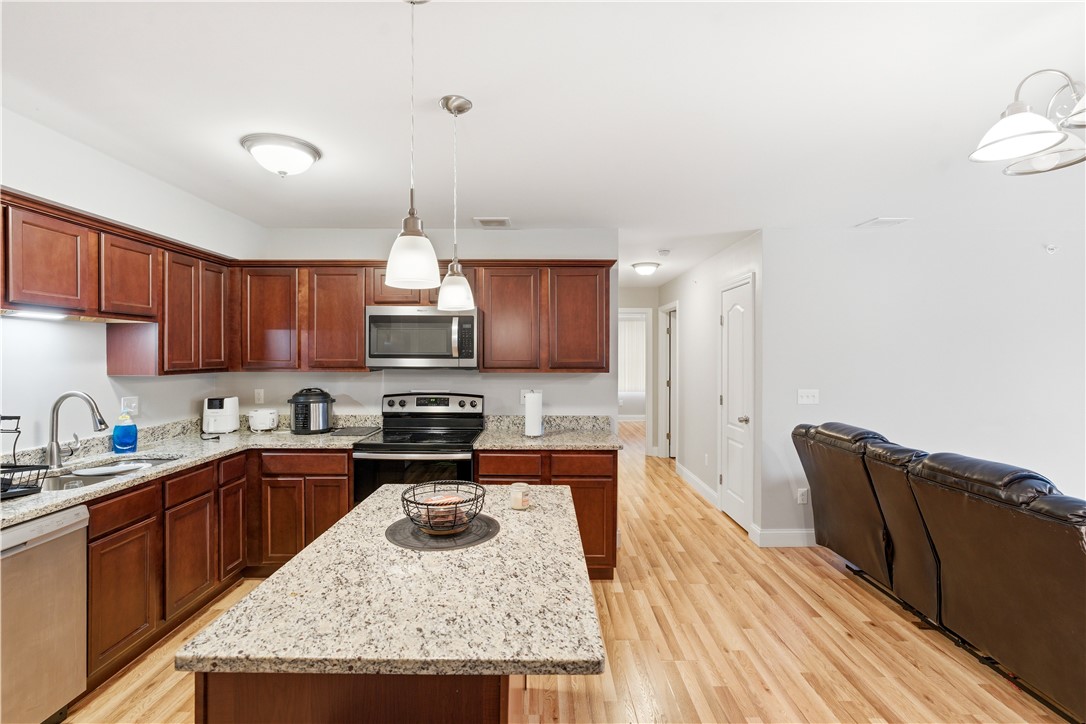 9 Gray Coach Lane 911