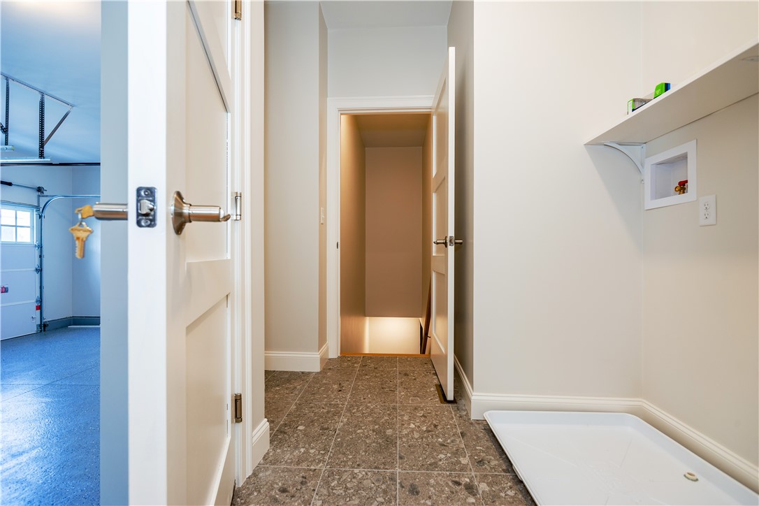 Coventry, Rhode Island 02816, United States, 2 Bedrooms Bedrooms, ,2 BathroomsBathrooms,Residential,Active,183229